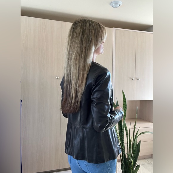 Beautiful Danier Leather Jacket - Picture 5 of 6